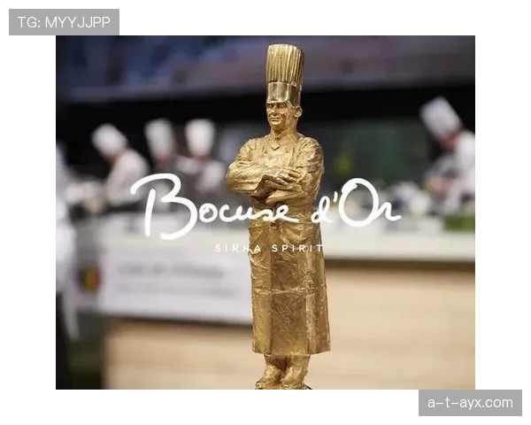 辛德胡训练完直接拎爱马仕去吃米其林，这姐的日常是拿冠军顺便花钱？